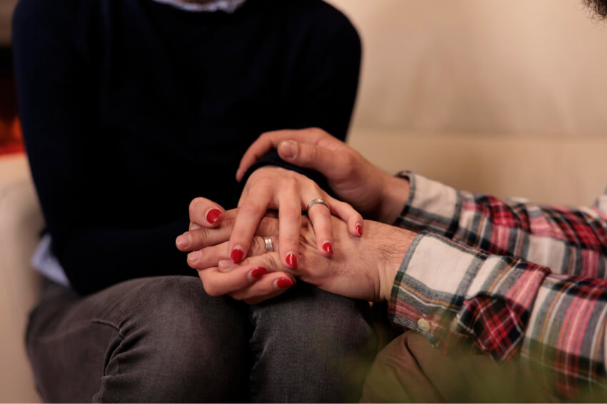 What Do Happy Couples Do Differently? Therapists Weigh In.